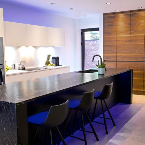 Cuisine réalisée et imaginée par Claude Marcotte Designer de chez Zone Cuisines à Laval. Cuisine de Johane Dufour-Lapointe.